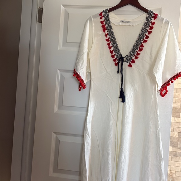 Zara, lovely dress, size small. Mainly white with navy and red accents - Picture 2 of 4